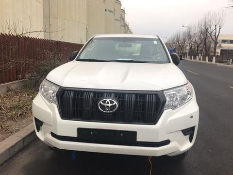 中东版18款霸道2700具有浓郁的都市风格