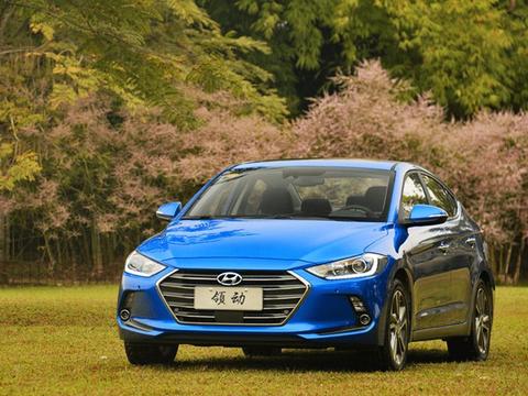 这车为夺市场再降3万，颜值帅过本田思域，配自动挡售价仅9万起