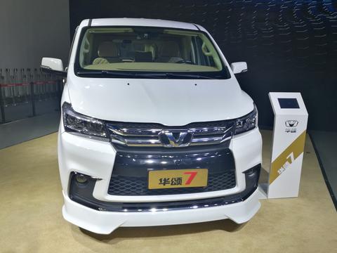 价值80万的国产面包车，后排碾压200万大奔，埃尔法都跪了