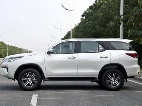 标配差速锁+分时四驱，2.8L售24万