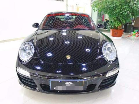 内饰那么亮的红色，经典保时捷911，你绝对想不到它只要40万