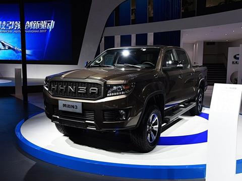 坑一个算一个！这国产车内饰差劲，连ESP都没有也敢卖12万