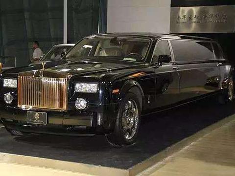 搁置四年降价1亿也无人购买, 赠品就高达100多万