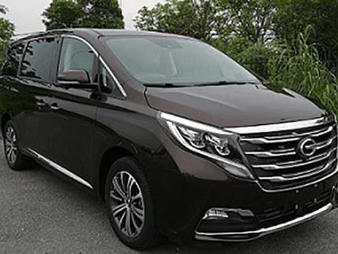 中国首款高端MPV实车现身, 5米车身标配4个独立沙发