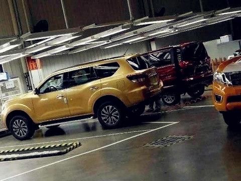 全新日系硬派SUV，比普拉多还大，四驱2.5L 机械差速锁30万不到