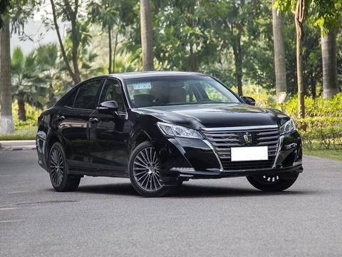 锐志，皇冠 2.5 V6 一手好牌打的西帕烂