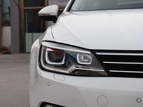 号称最美轿跑车，比CC便宜10万，造型比捷豹美