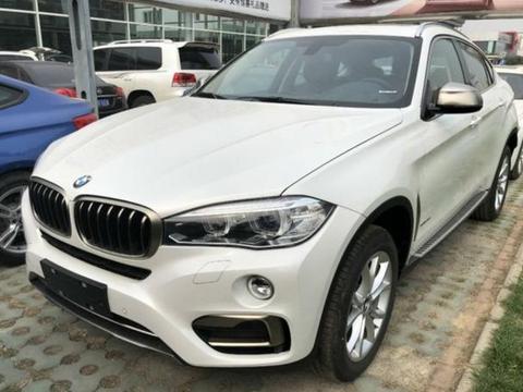 老板花90万元买辆宝马X6：提车现场看到车轮时老板说出了疑虑