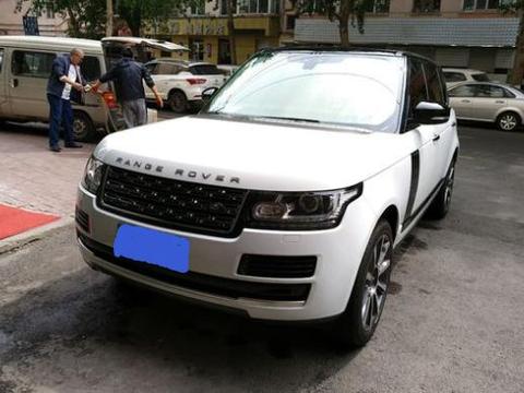 老板亲自开路虎揽胜去洗车，洗车小哥的话让车主忍不住笑了