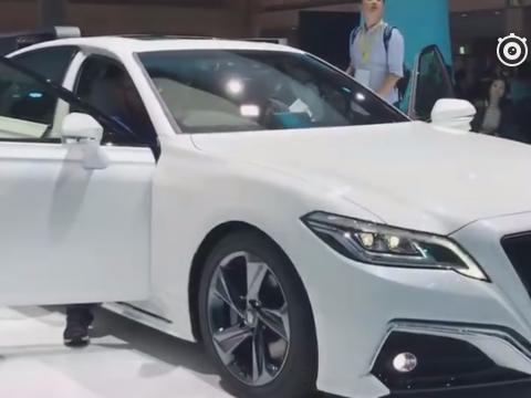 曾经和宝马7系奔驰S级争夺市场，如今跌至24万，被迈腾吊打？