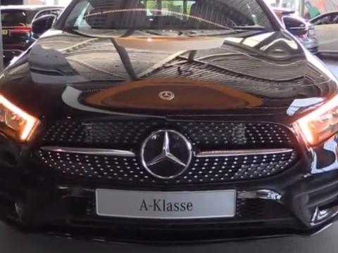 2019款奔驰A200实车亮相，超大液晶显示屏搭配全景天窗强势来袭