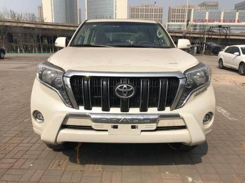 17款丰田霸道3000柴油中东版超凡的越野操控性能