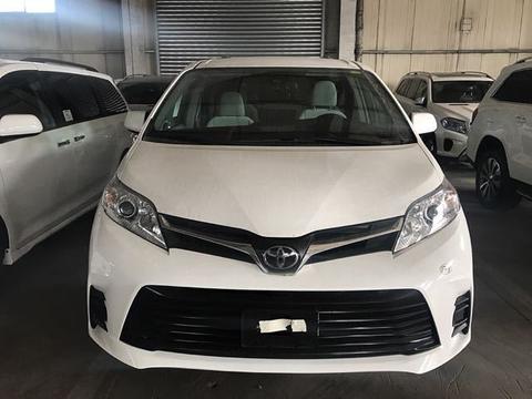 18款丰田进口美规塞纳四驱LE7座内饰整体很豪华精致