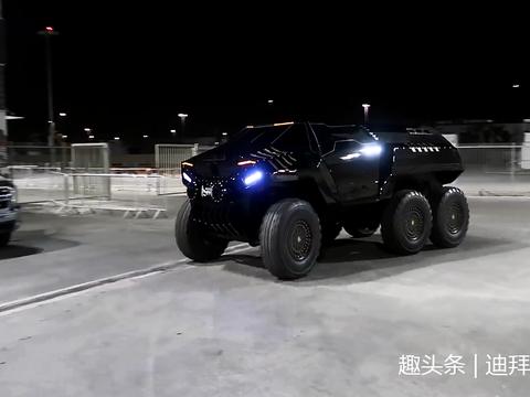 朋友开来一台越野车，停在400万的劳斯莱斯旁边，这才叫霸气！