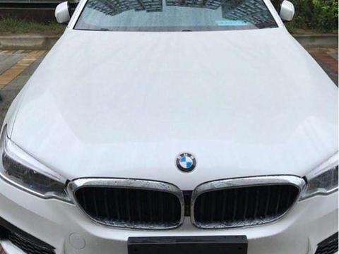 花57万买辆宝马530Li,对比朋友的奔驰E300L: 坦言内饰确实没法比