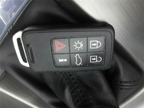 北京一辆30万沃尔沃出事故，车主下车一看，顿时挂不住脸！