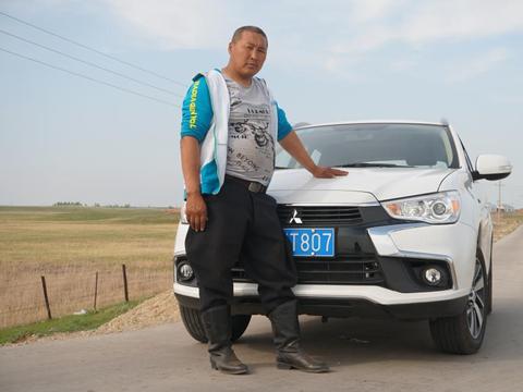 “野马”劲炫现身大草原! 与西北汉子奔腾辽阔疆域