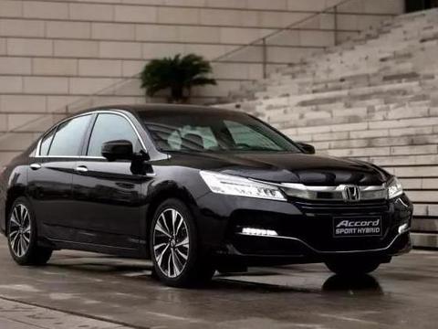 车长4米9，一辆让迈腾颤抖的合资B级车，为何如今降至14万没人买