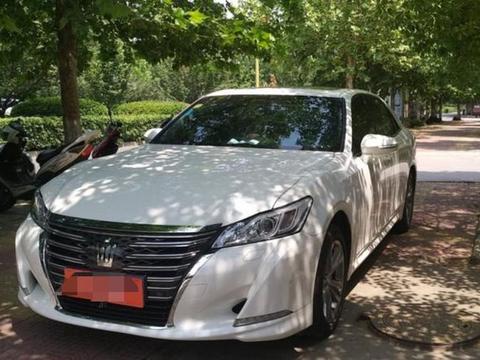 落地价30万，现在只需24万，车内听不见发动机的声音，后排能泡茶