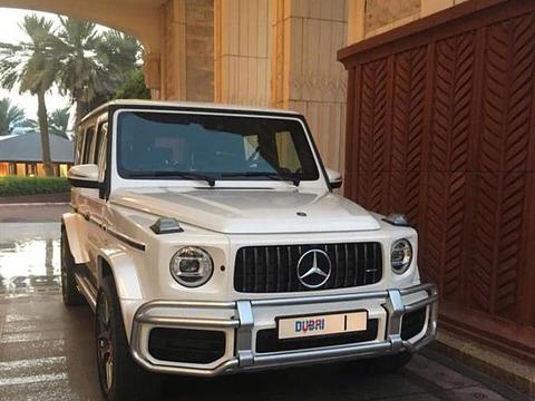 全新G63迪拜全球首提，特殊牌照彰显特殊身份，首定50台奔驰惊呆