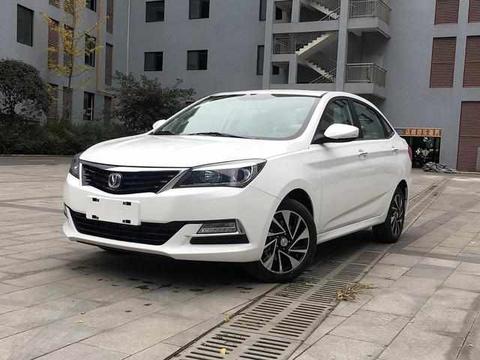 国产这一家轿，标配ESP，内饰不输大众朗逸