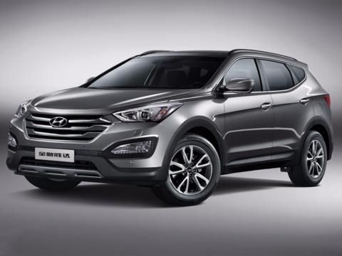 全新胜达，四款动力可选配8AT，四驱系统，车内空间是软肋