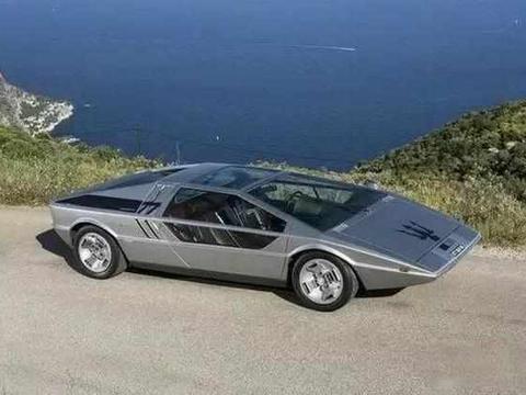 这原来是车啊，还以为是火箭！