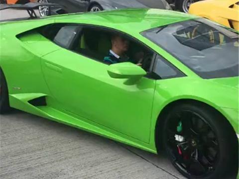 兰博基尼法拉利聚会，结果来一辆桑塔纳，关键是这车还很“霸气”