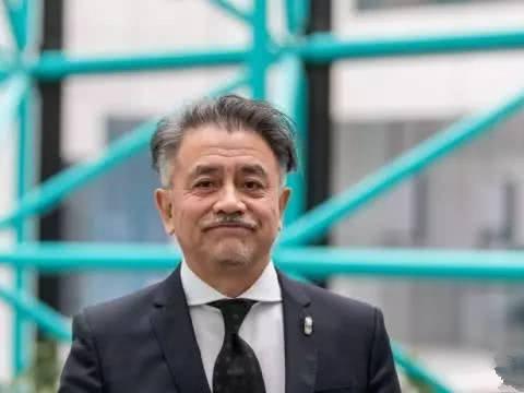 16岁是船厂工人，45岁成保时捷首席设计师如今回国打造中国车