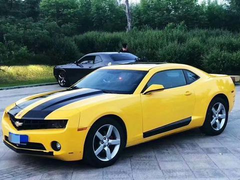 11万提了辆12年雪佛兰科迈罗大黄蜂，外观造型比野马还拉风！