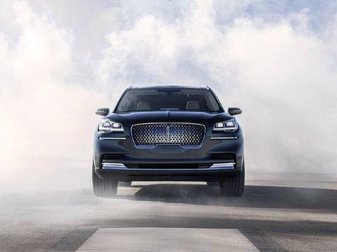 首台国产豪华SUV亮相，外形酷似领航员，将威胁BBA的地位