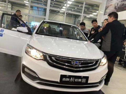 4S店实拍吉利2018款远景, 内饰堪比20万合资车, 关键只卖5万多