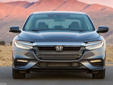 本田又推爆款，新车比卡罗拉省油，不足12万吊打凯美瑞！