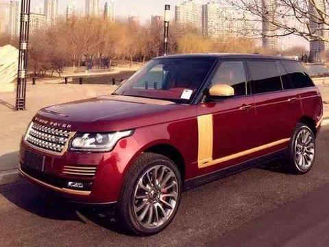 富婆提中国龙版路虎揽胜, 车门打开3条金龙盘卧车内?