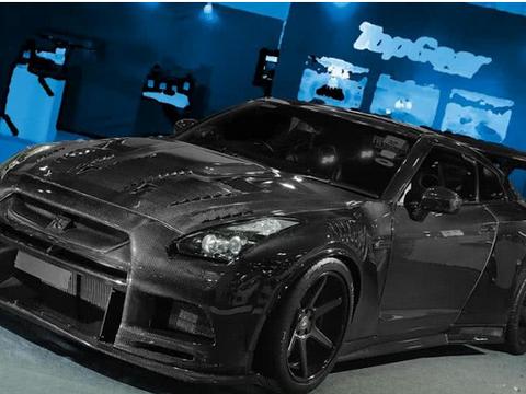 极致轻量化的艺术，这台全碳的战神GT-R真是满满的杀气！