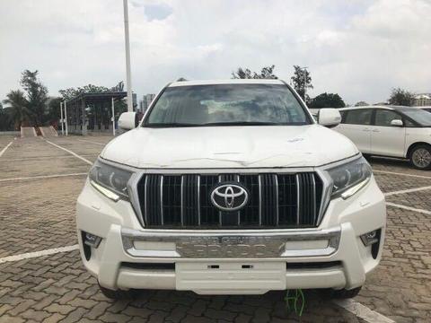 18款霸道4000搭载的是4.0升V6 VVT-i发动机动力毋庸置疑