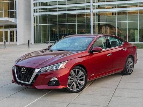 全新天籁和马自达，雅阁怎么选？全新2.0T+轿跑颜值，售价亲民！