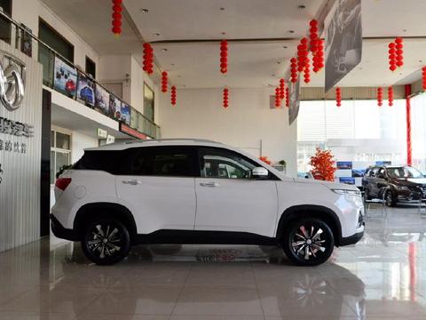 宝骏厉害了，新款SUV颜值完胜博越，仅售7万还买啥哈弗H6