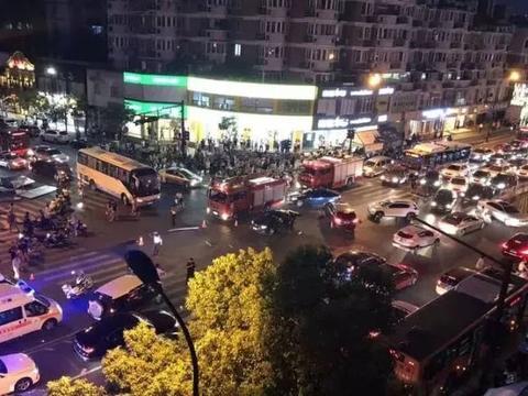 如果你是昨晚那位杭州失控的奔驰车主,怎么做