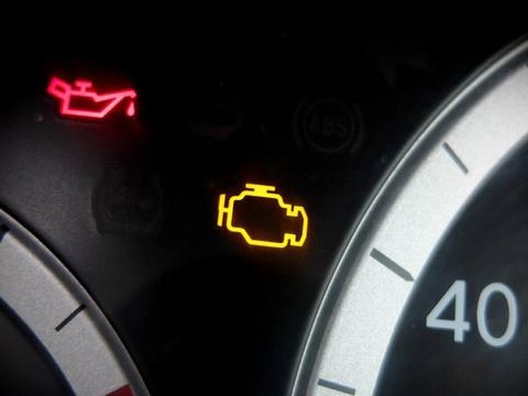 新车的发动机故障灯亮了,是什么原因?