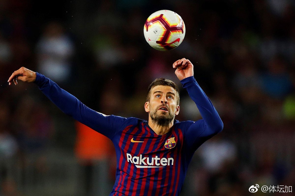 足坛收入榜梅西压C罗居首位,里皮第7