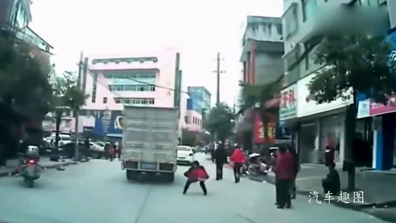 看完这段视频，终于知道电动车的可恨之处了！