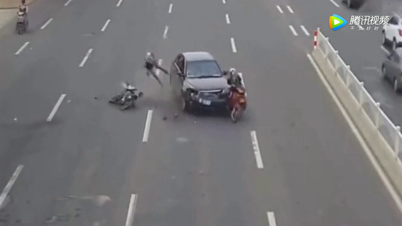 为啥司机都厌恶电动车，看这几段车祸就懂了