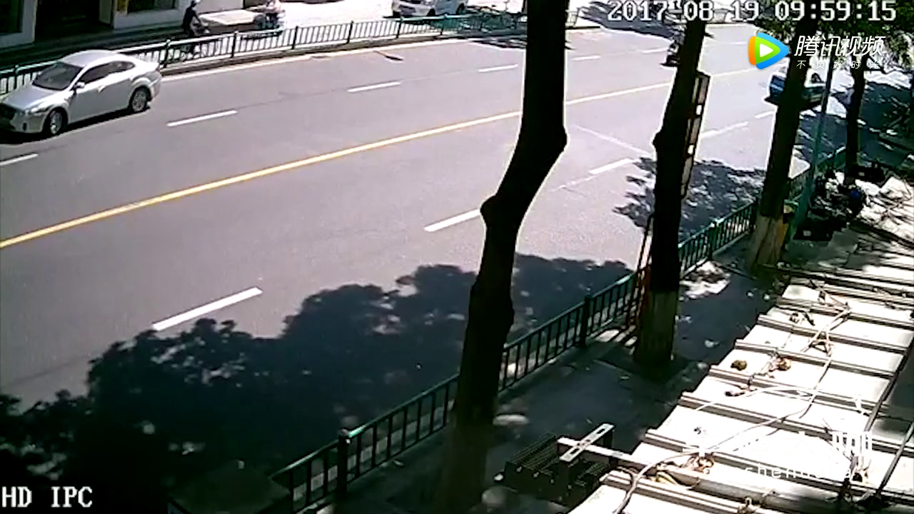 电动车这刹车太灵敏了，最后高能！