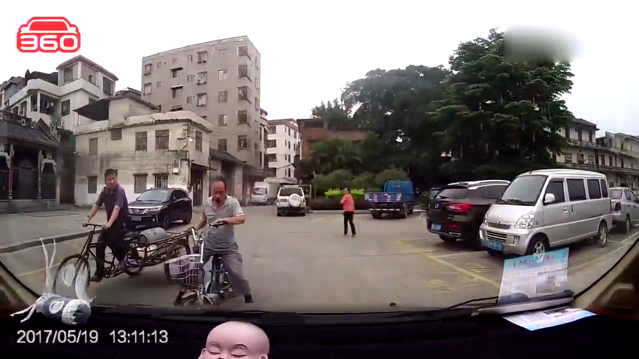 电动车车技居然这么好，厉害了我的大叔！