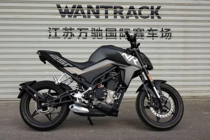 春风250NK配置、性能、日常使用简单剖析