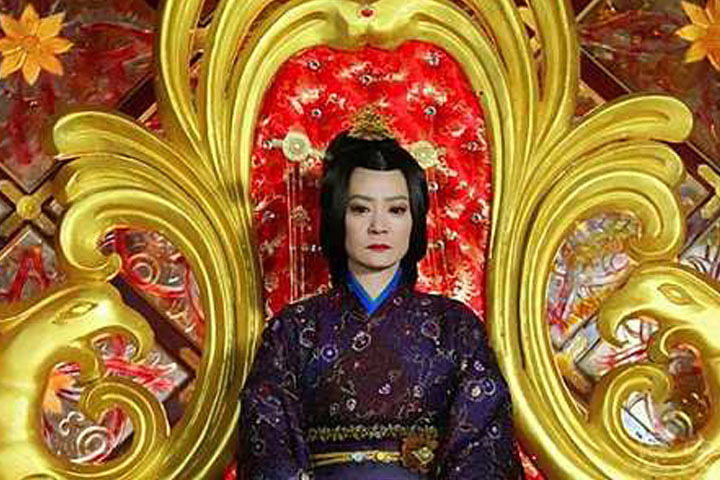 她不仅嫁给皇帝,还生了四个皇帝两个皇后,堪称传奇一生