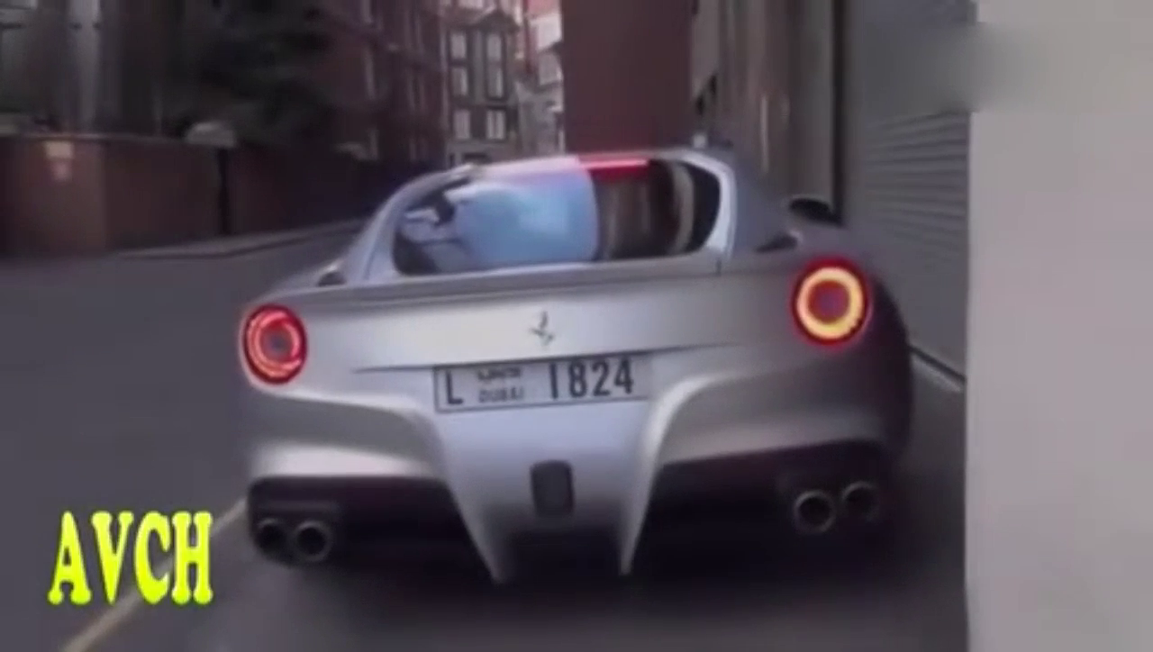 超级跑车车祸视频，我们平民真的很难想象