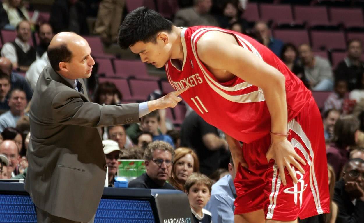 NBA“身有缺陷”的4大励志球星，姚明左耳失聪，麦迪脊柱侧凸