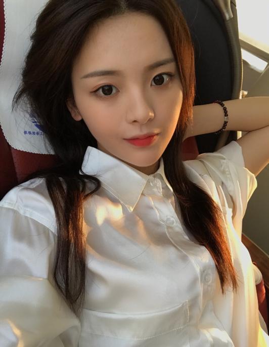 杨超越过生日发微博,连这个字都不认识?网友: